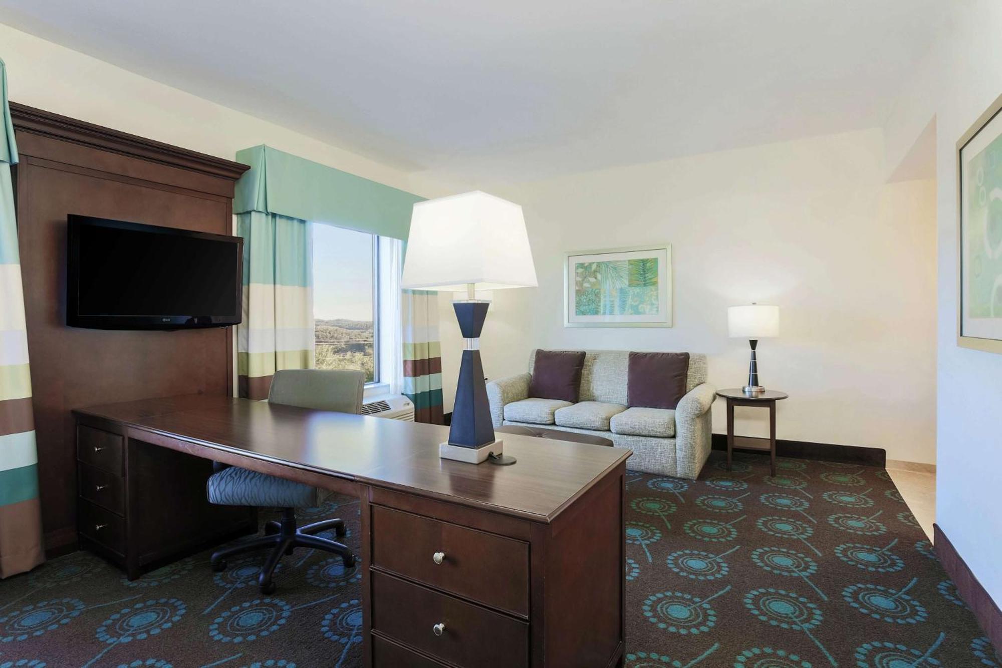 Hampton Inn & Suites Wheeling - The Highlands Triadelphia Εξωτερικό φωτογραφία
