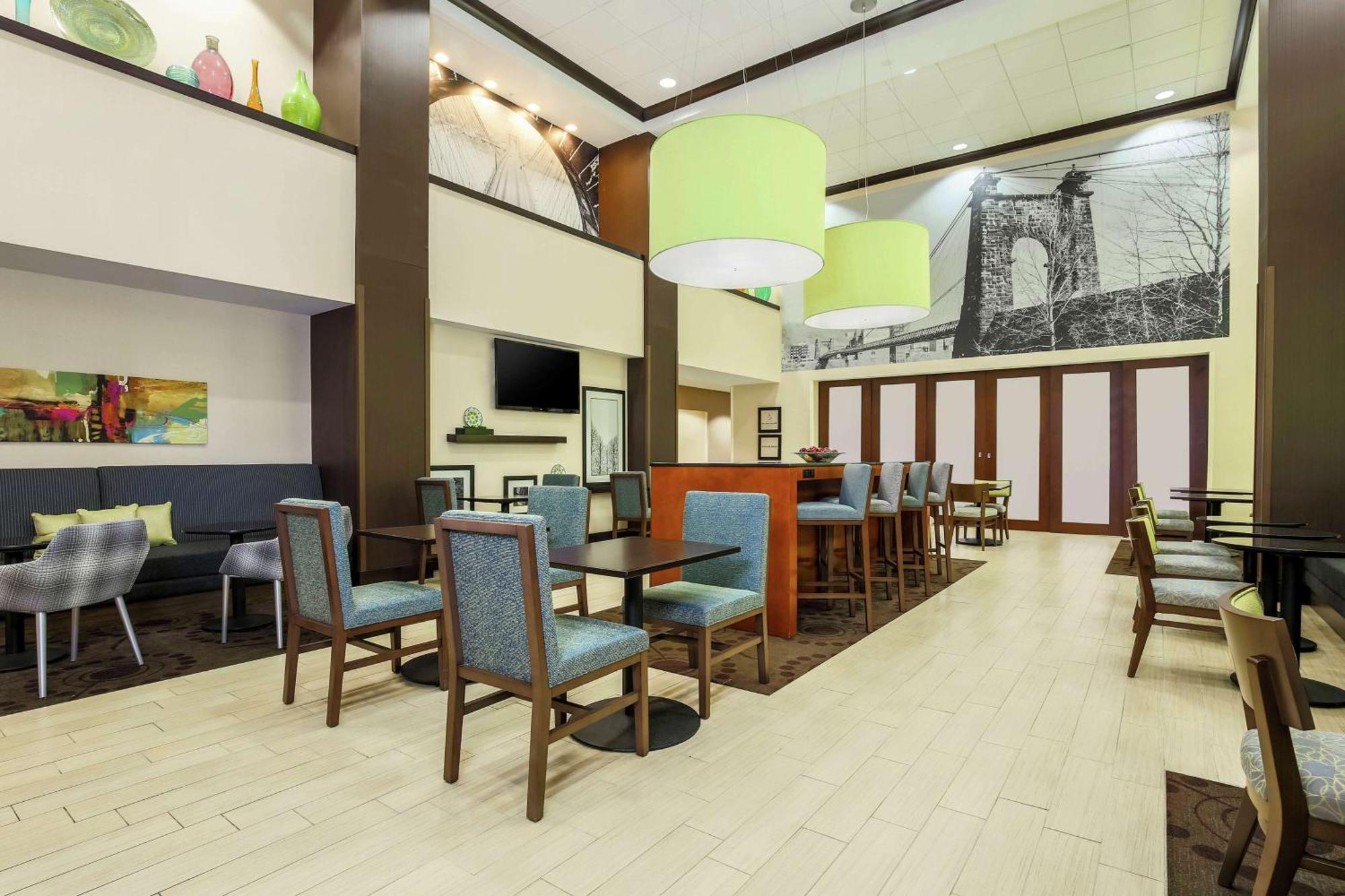 Hampton Inn & Suites Wheeling - The Highlands Triadelphia Εξωτερικό φωτογραφία