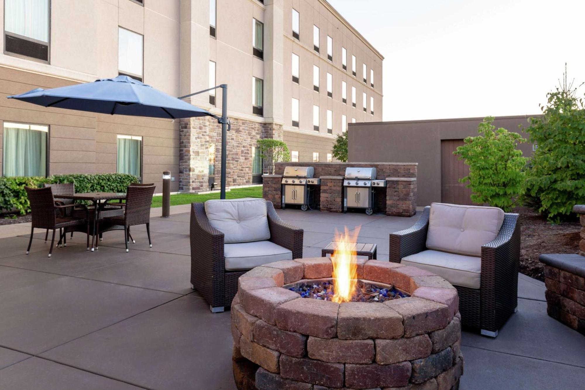 Hampton Inn & Suites Wheeling - The Highlands Triadelphia Εξωτερικό φωτογραφία